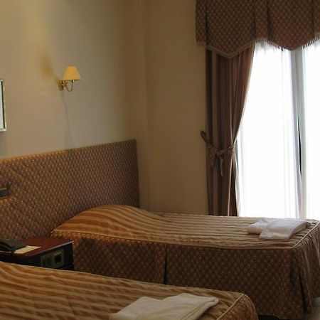 Hotel Diakonia Tesalónica Habitación foto